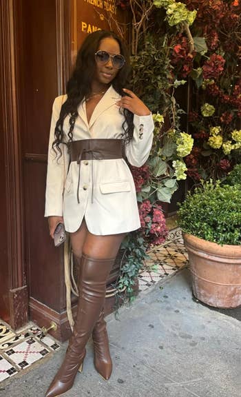 Reviewer wearing the white blazer